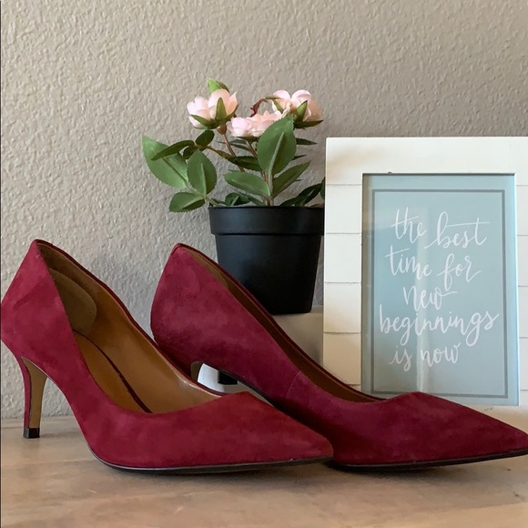 Banana Republic Shoes - 💕Banana Republic Pointed Toe Pumps